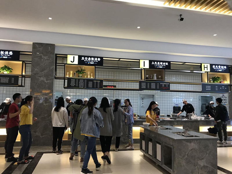 客戶(hù)對(duì)食堂承包經(jīng)營(yíng)者的基本要求有哪些？